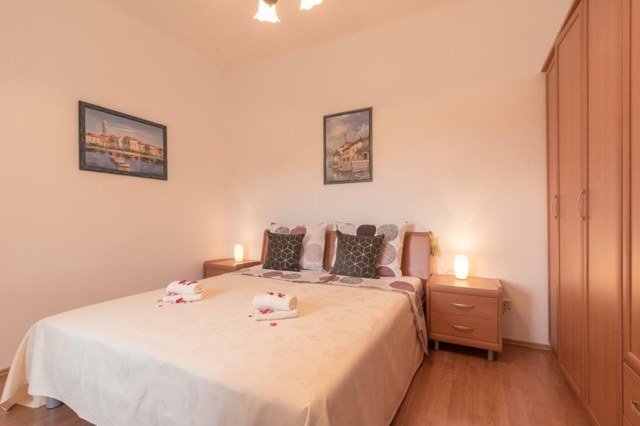 Apartment Paula Ядраново Екстериор снимка